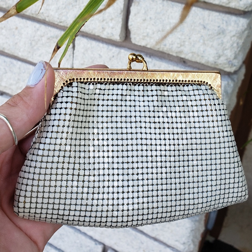 Vintage 50's White Metal mesh coin purse